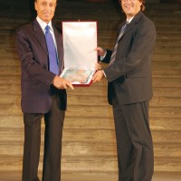 Cortonantiquaria 2006. Trofeo donato a Renato Balestra